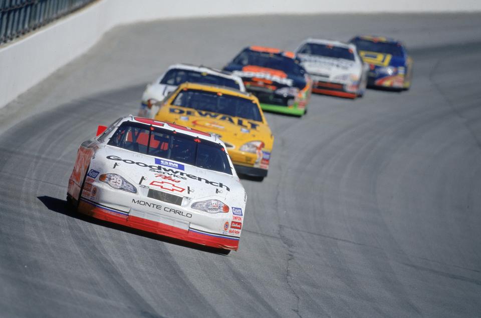 March 11, 2001: Kevin Harvick's No. 29 Chevrolet Monte Carlo for Richard Childress Racing leads the pack during the Cracker Barrel 500, part of the NASCAR Winston Cup Series, at Atlanta Motor Speedway in Hampton, Georgia.  Mandatory credit: John Ferry/AllSport