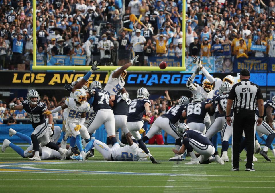 Dallas Cowboys kicker Greg Zuerlein nails a 56-yard field goal as time expires.