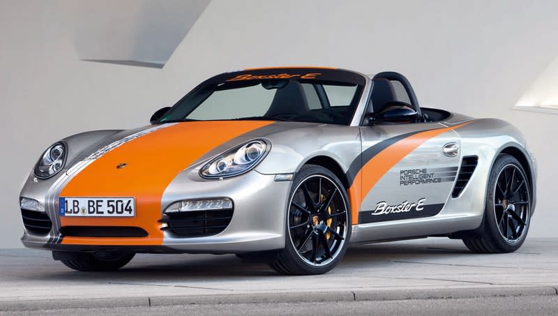 其實在2011年Porsche就有推出Boxster E電動測試車。