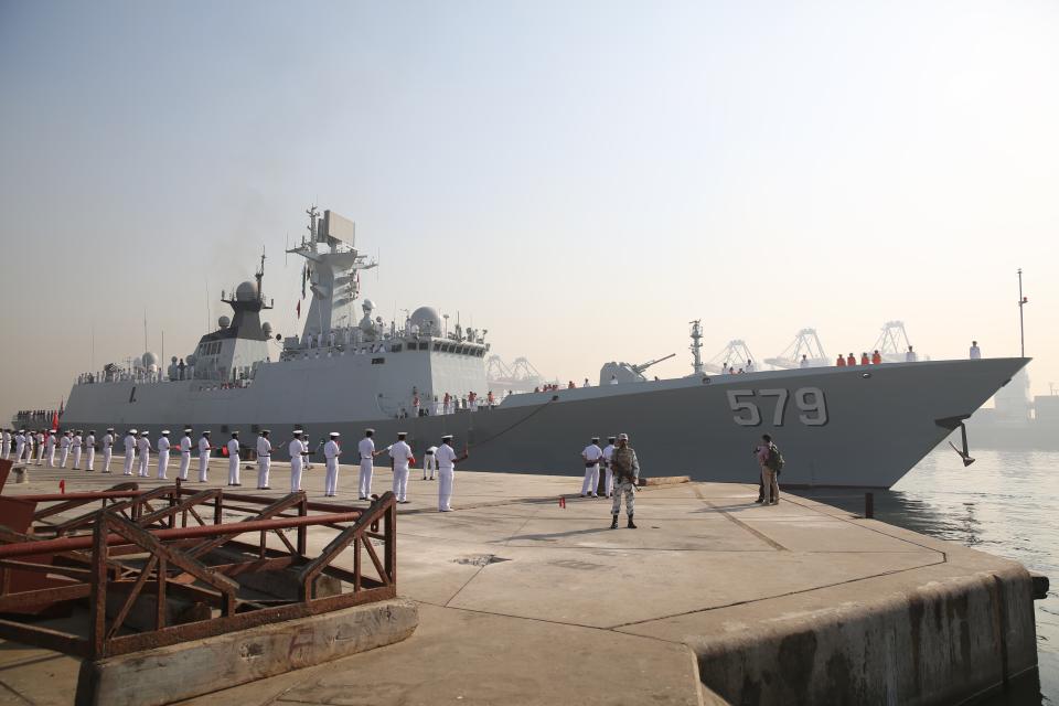 The Chinese Navy's frigate Handan arrives at Pakistan's southern port city of Karachi, Nov. 15, 2016. The Chinese Navy's frigate Handan on Tuesday docked at Pakistan's southern port city of Karachi to participate in bilateral joint drills in Pakistani waters. Handan will take part in the joint drills with Pakistan Navy from Nov. 15 to 21, aiming at enhancing bilateral training level, promoting tactics exchanges and sharing experiences on anti-piracy. 