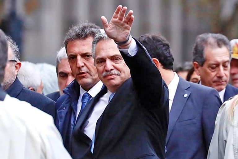 Alberto Fernández al llegar a la Catedral Metropolitana