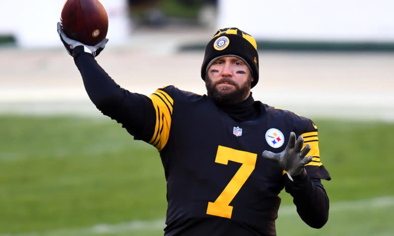 Ben Roethlisberger throws the football for the Steelers.