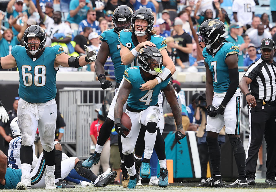 Jaguars, the NFL’s last winless team, sneak past Colts after nearly blowing late 14-point lead