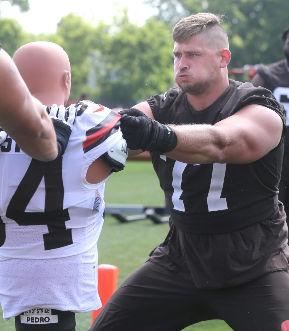 Cleveland Browns offensive guard Wyatt Teller works on drills during OTA workouts on Wednesday, June 8, 2022 in Berea.