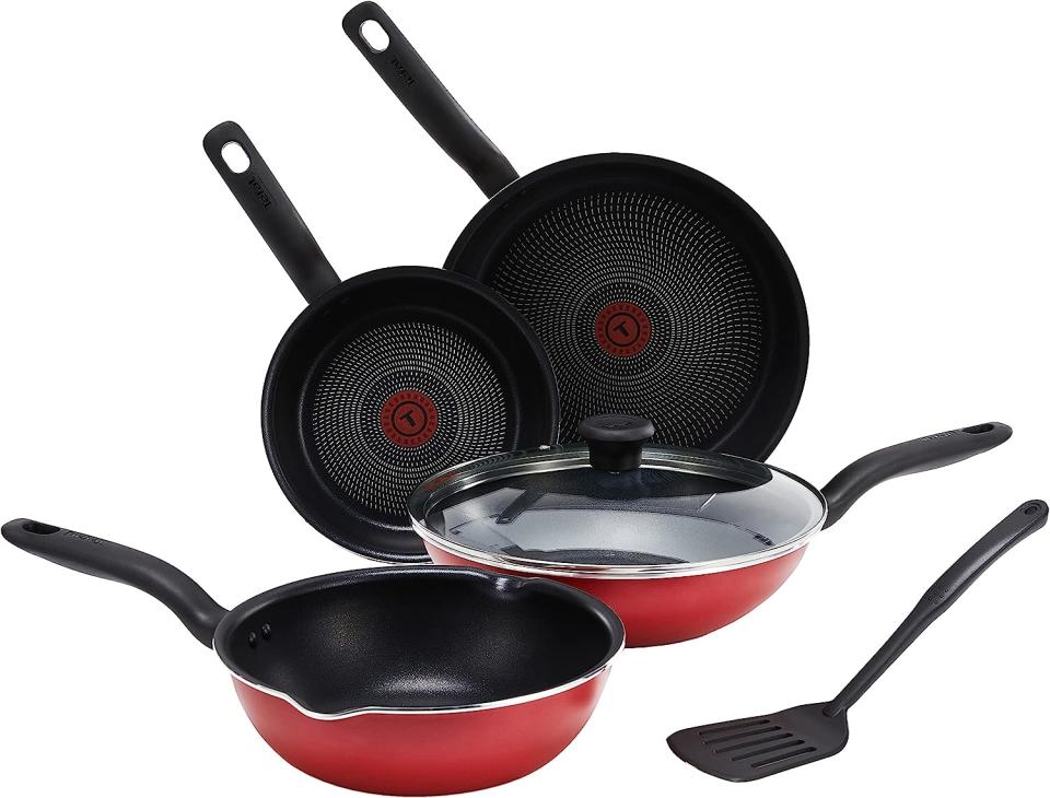 Tefal So Red 6pcs Set C584S6 (Photo: Amazon)