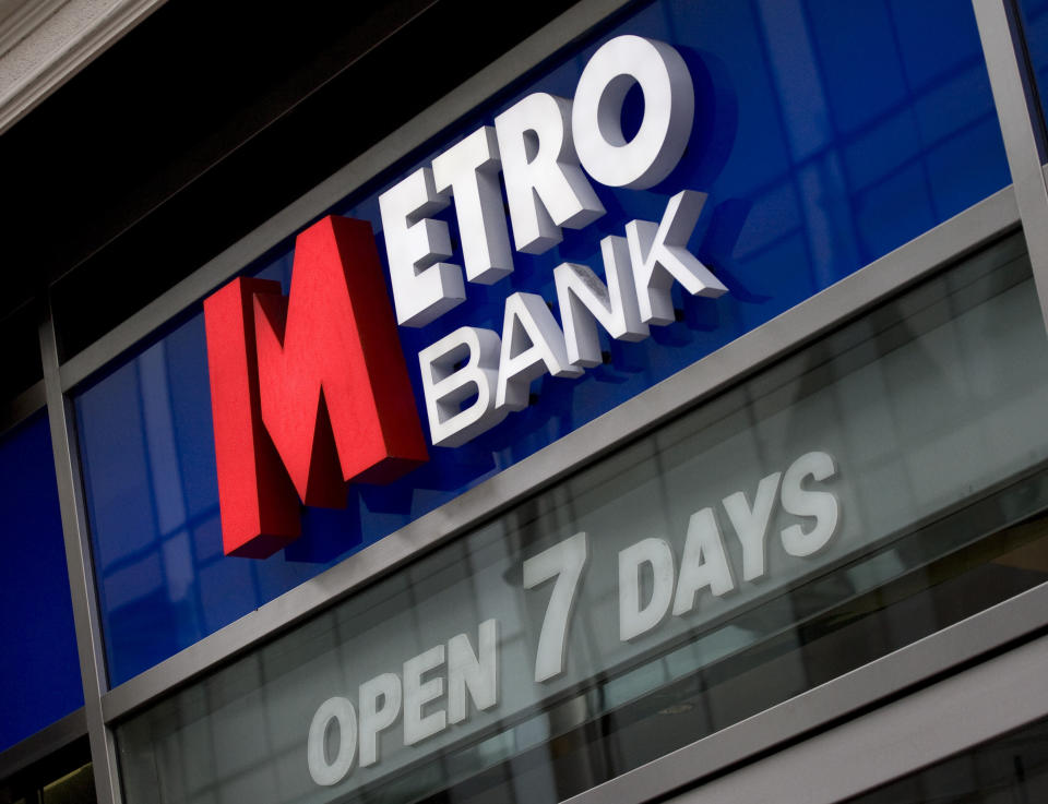 A General View Of The Metro Bank Logo Taken During Opening Of The First Metro Bank Outlet In Holborn, London. (Photo by John Phillips/UK Press via Getty Images)