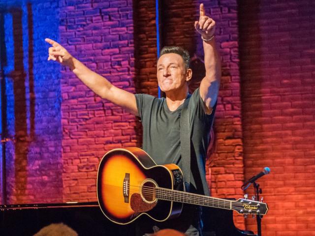 Bruce Springsteen wird erneut für seine Musik ausgezeichnet. (Bild: Sony Music / Rob DeMartin)