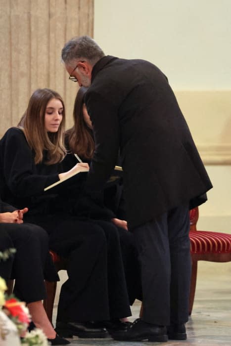 Vittoria de Saboya (19) y Luisa de 16 años. 