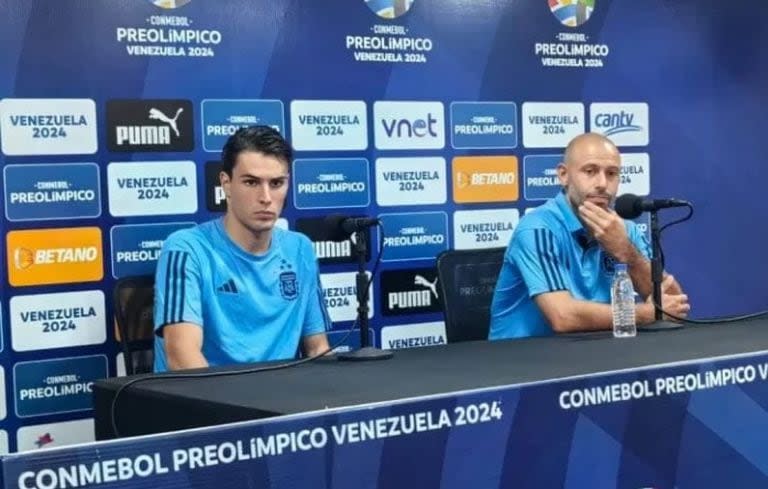 Javier Mascherano, en la conferencia de prensa con Federico Redondo