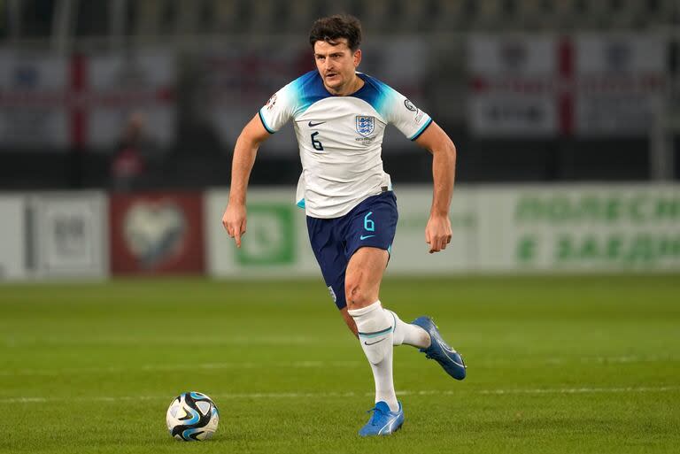 Maguire jugó partidos de la eliminatoria para la Eurocopa 2024, pero una lesión en el final de la temporada atentó contra su inclusión en la lista final del seleccionado inglés.