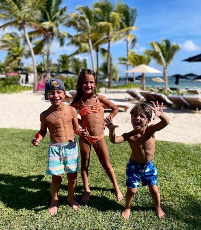 Jessie James Decker Slams Fans Who Accused Her of Photoshopping Abs on Her Kids: ‘WTF’