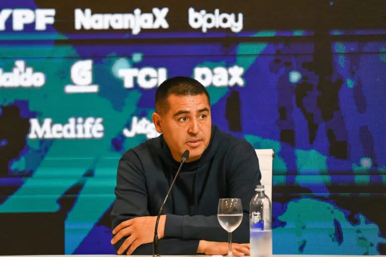 Juan Román Riquelme, presidente de Boca, en la conferencia de prensa previa al Superclásico realizada en el predio de Ezeiza