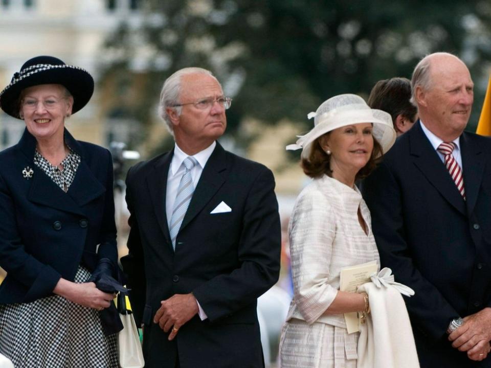 Enge Verbundenheit: Das schwedische Königspaar Carl Gustaf und Silvia (Mitte) mit Königin Margrethe von Dänemark und König Harald von Norwegen. (Bild: imago/TT)