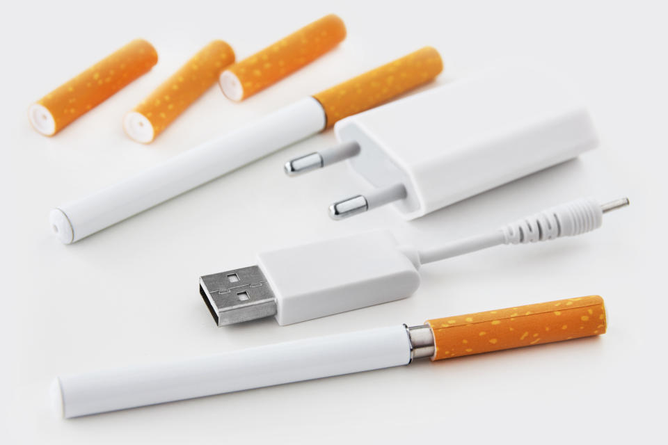 Los expertos han solicitado a las administraciones públicas un mayor control sobre la publicidad de los e-cigarrillos y dispositivos de vapeo. (Foto: Getty)