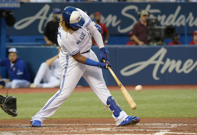 Vladimir Guerrero Jr. suffers knee injury as Jays fall to Mariners