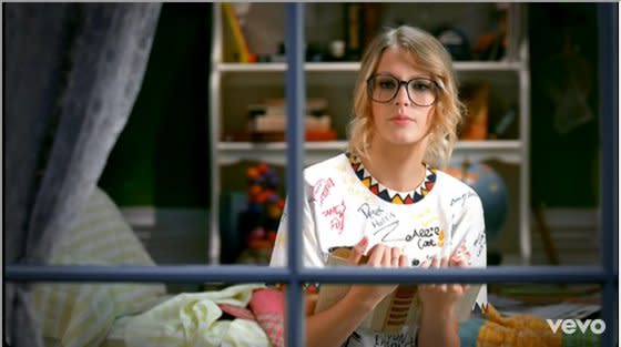 This theory about Taylor Swift’s “You Belong With Me” will change the way you listen to the song forever