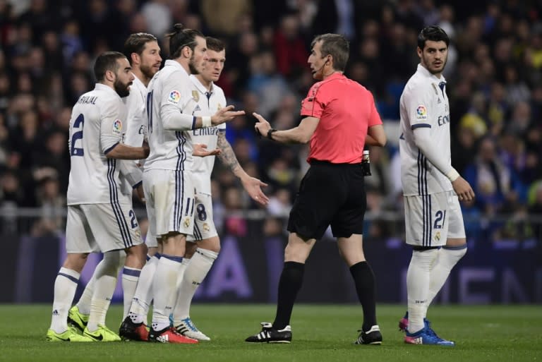 Real Madrid's Gareth Bale (3rd L) argues with the referee during their Spanish La Liga match against Las Palmas, at the Santiago Bernabeu stadium in Madrid, on March 1, 2017