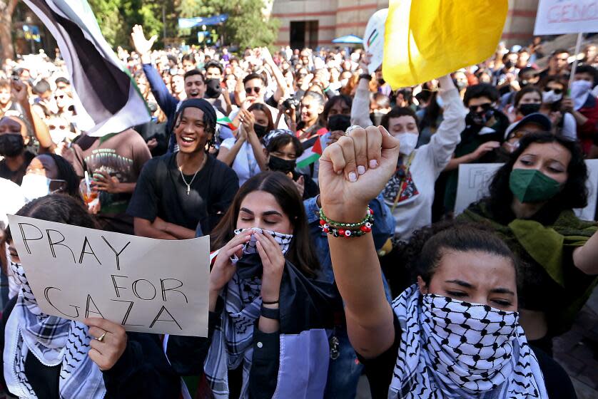 Los Angeles, CA - Students rally on the UCLA campus in support of Palestinians caught up in the conflict that continued to rage unabated between Palestinians and Israelis in the Middle East on Thursday, Oct. 12, 2023. The two peoples have been in a constant state of war for 75 years. (Luis Sinco / Los Angeles Times)