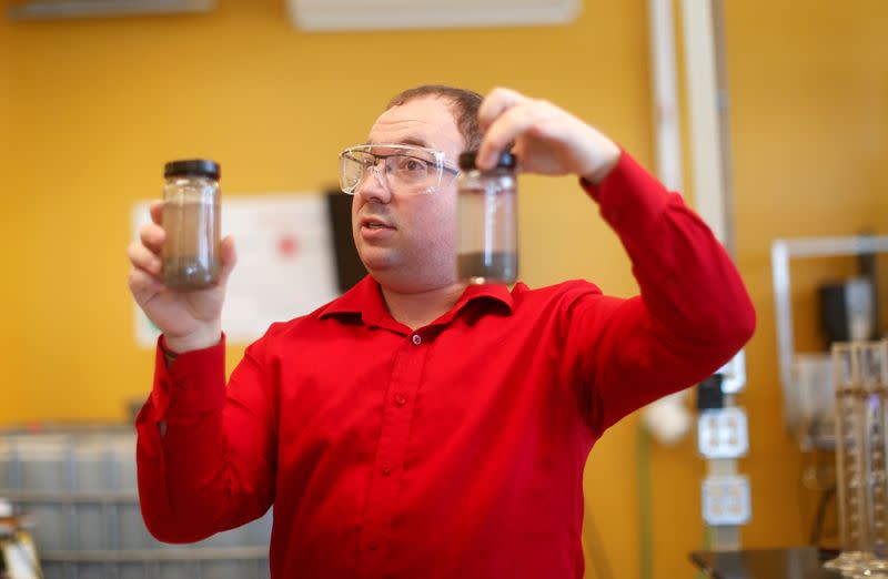 FILE PHOTO: Experiment to get bitumen out of oil sands at the Imperial Oil research lab in Calgary