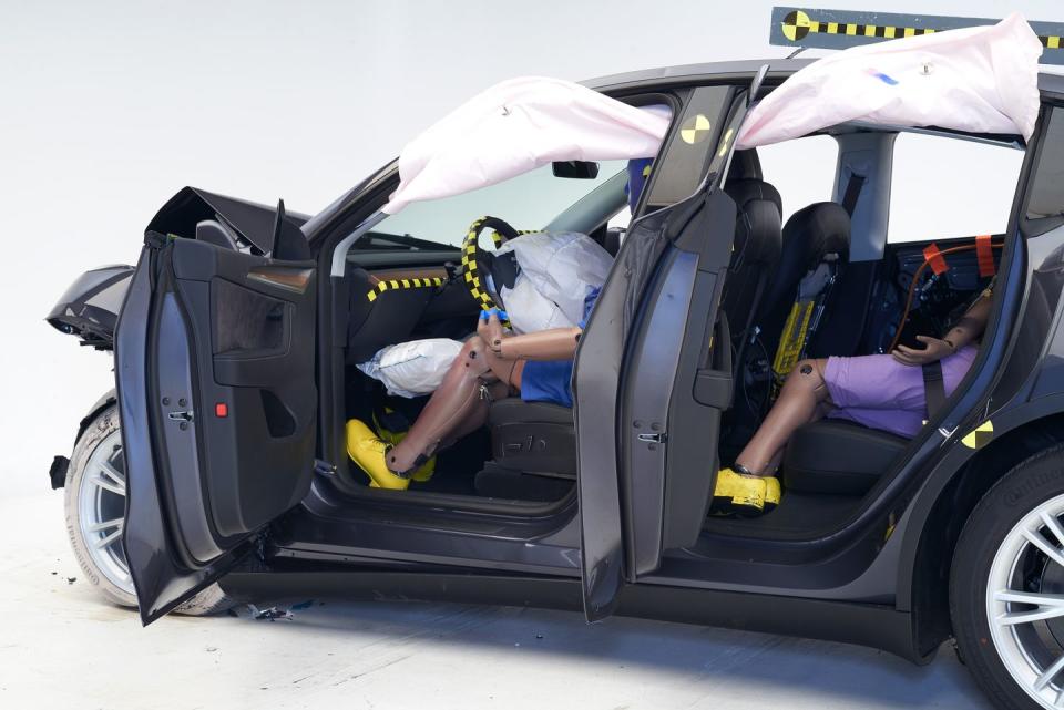 2023 tesla model y crash test