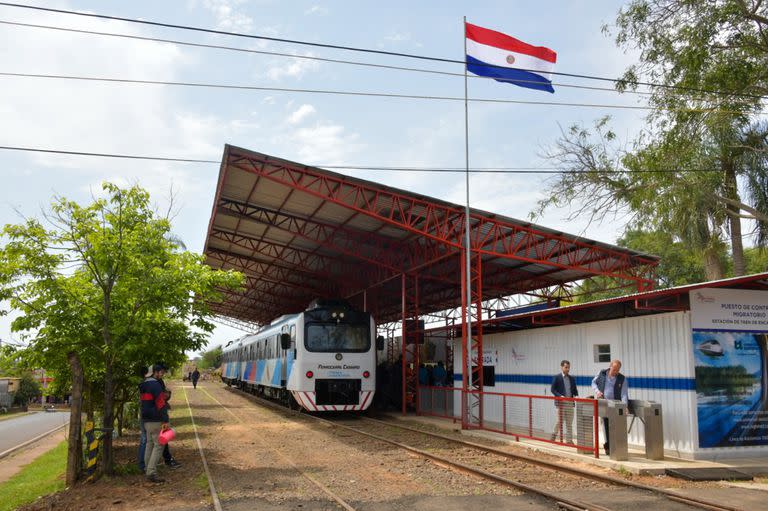 El tren en la estación de Encarnación, Paraguay