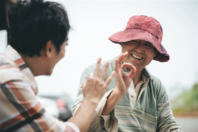 檢場在街頭流浪。（圖／華視、公視提供）