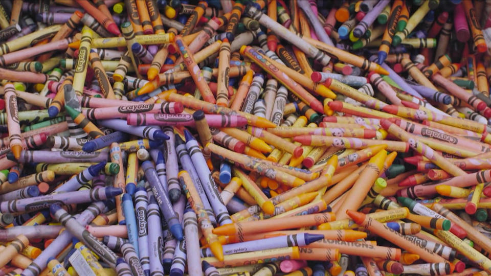 In one day Crayon Collection collected 1,009,500 crayons, which they donated to Los Angeles teachers. / Credit: CBS News