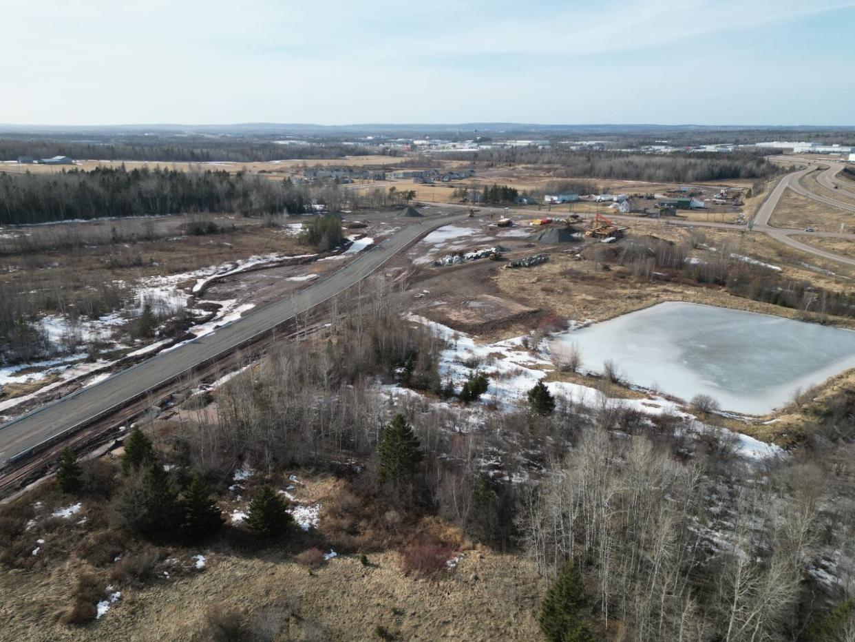 The Harrisville Logistics Park is under construction south of Shediac Road in Moncton. Already 82 of its 124 acres are pre-sold. (Denis Mazerolle/Radio-Canada - image credit)
