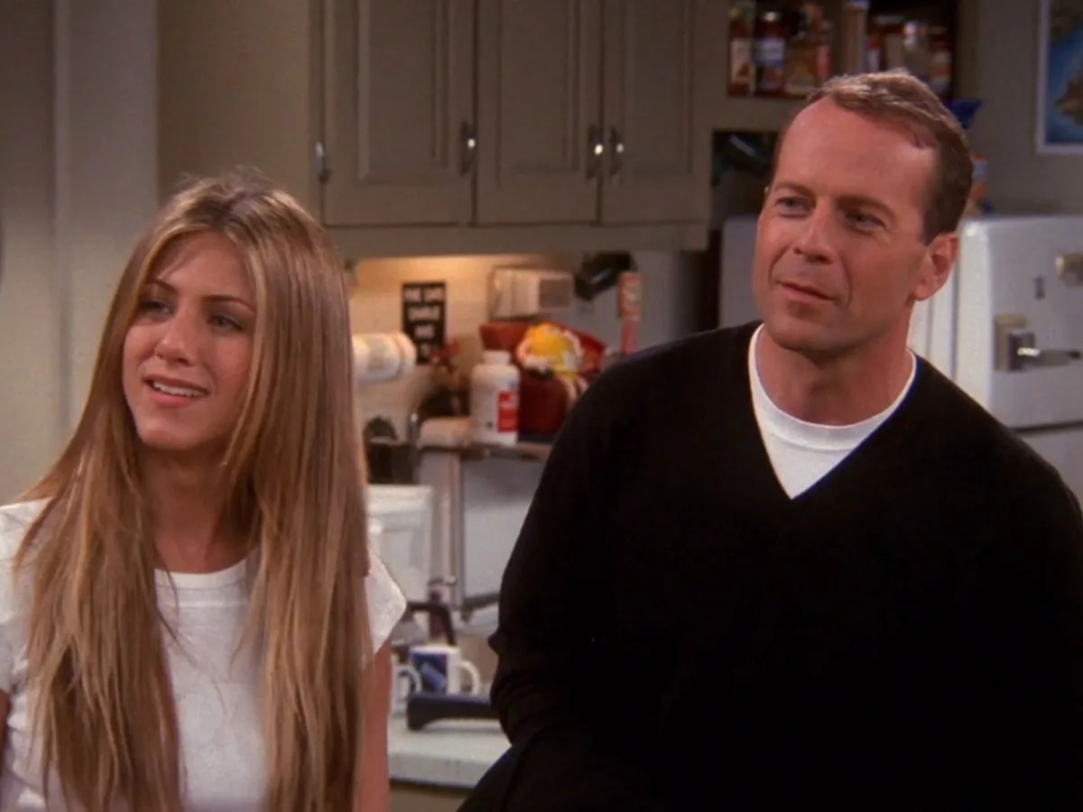 'Friends' star Matthew Perry says Bruce Willis ended up guest starring on the sh..