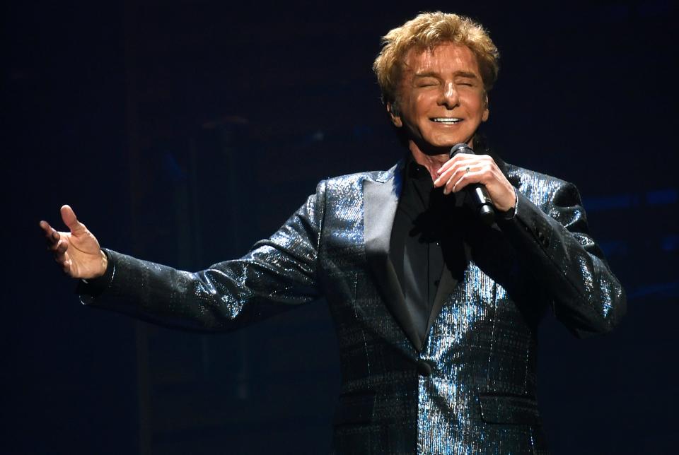 Barry Manilow, seen here at Van Wezel in 2018, will play Tampa's Amalie Arena on Jan. 14.