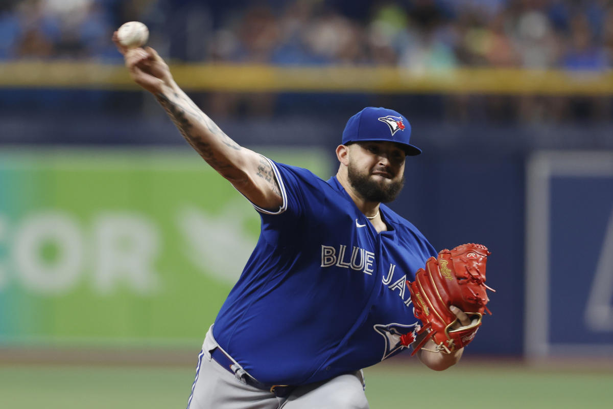 TORONTO, ON - SEPTEMBER 26: Toronto Blue Jays Catcher Alejandro