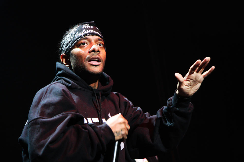 <p>One of the more shocking deaths of 2017 was rapper Prodigy, half of the hip-hop duo Mobb Deep. The singer was only 42 when he died June 20, after <a rel="nofollow" href="https://www.yahoo.com/entertainment/rapper-prodigy-choked-death-coroner-222750451.html" data-ylk="slk:choking on an egg in the hospital.;outcm:mb_qualified_link;_E:mb_qualified_link;ct:story;" class="link  yahoo-link">choking on an egg in the hospital.</a> “Prodigy was hospitalized a few days ago in Vegas after a Mobb Deep performance for complications caused by a sickle cell anemia crisis,” a representative said at the time. “As most of his fans know, Prodigy battled the disease since birth.” LL Cool J, Ice-T, and 50 Cent were just a few of the stars in attendance at his funeral. (Photo: Getty Images) </p>