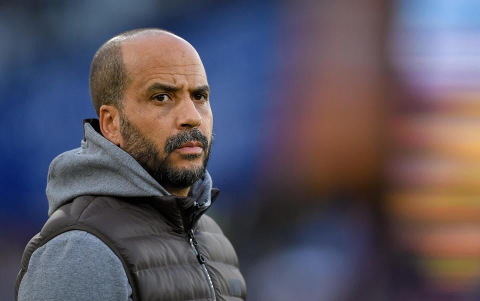 Pascal Jansen of AZ Alkmaar looks on prior to the UEFA Europa Conference League semi-final first leg match between West Ham United and AZ Alkmaar at London Stadium - Vincent Mignott/DeFodi Images via Getty Images