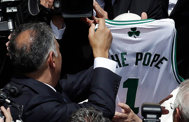 Pope Francis receives, blesses NBA jersey from the Atlanta Hawks