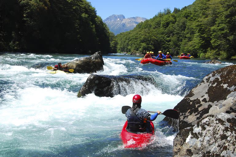 El río Manso es ideal para practicar rafting