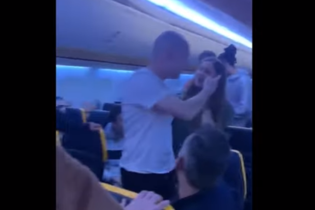 A fight broke out on a Ryanair flight: Twitter/Sakib Ahmed