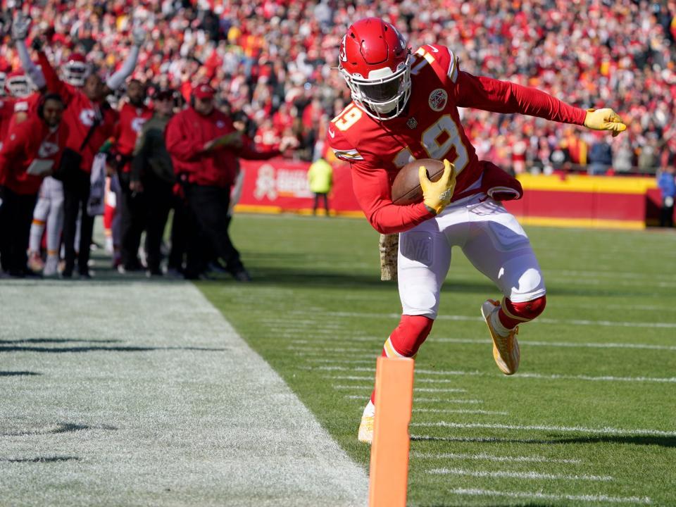 Kadarius Toney hops into the end zone against the Jacksonville Jaguars.