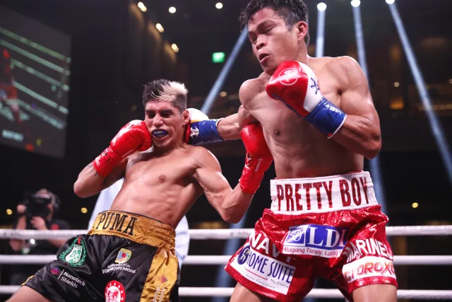 El argentino Fernando Mart&#xed;nez se coron&#xf3; campe&#xf3;n del mundo FIB tras superar a Jerwin Ancajas en una pelea explosiva y llena de emociones. (Photo by Steve Marcus/Getty Images)