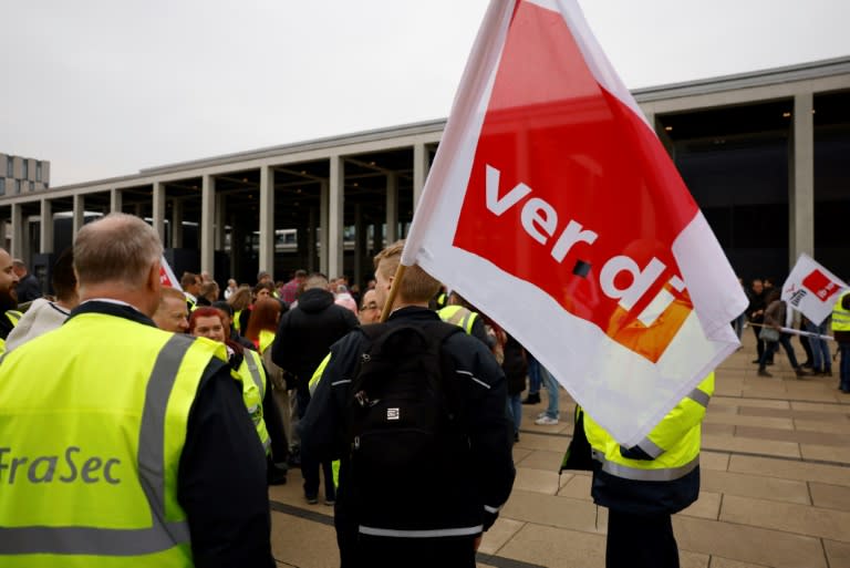 Die FDP-Bundestagsfraktion plant einem Bericht zufolge Einschränkungen des Streikrechts im Bereich der öffentlichen Infrastruktur. Scharfe Kritik dafür gab es von den Linken (Odd ANDERSEN)