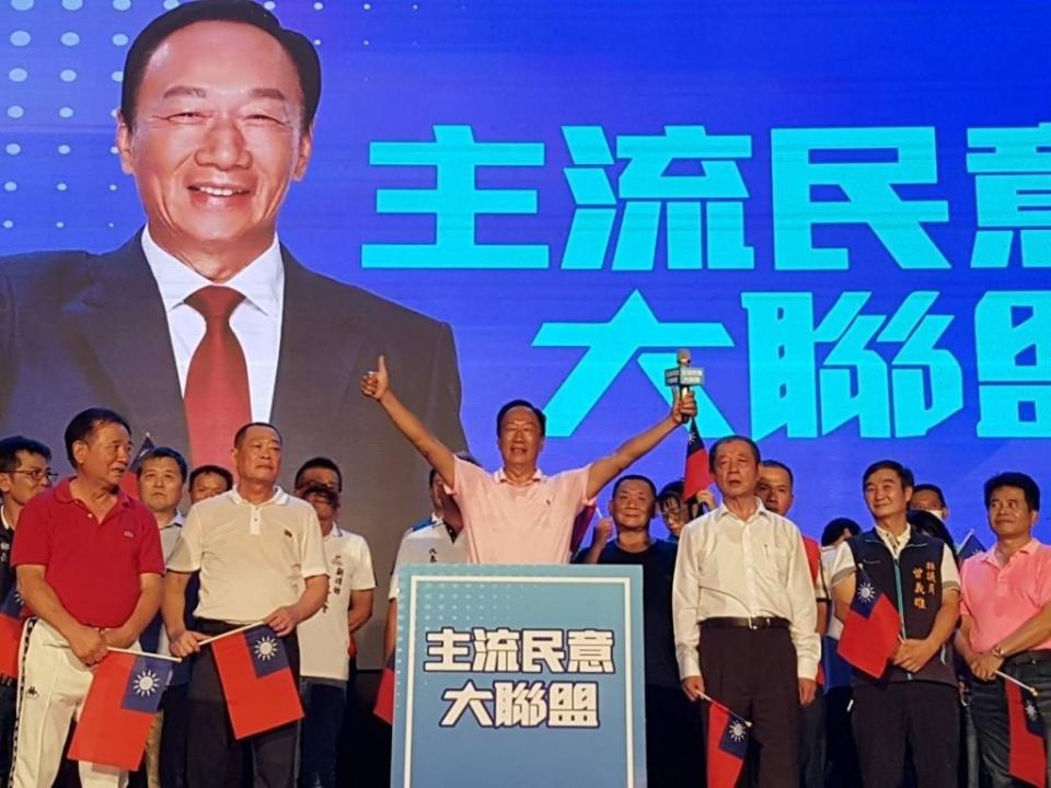 如果郭台銘宣布棄選，轉而全力支持侯友宜，侯友宜的聲勢必然大振，如此既能達成他「促成在野整合」的目標，也將使他維持誠信，兌現承諾。(本報資料照)