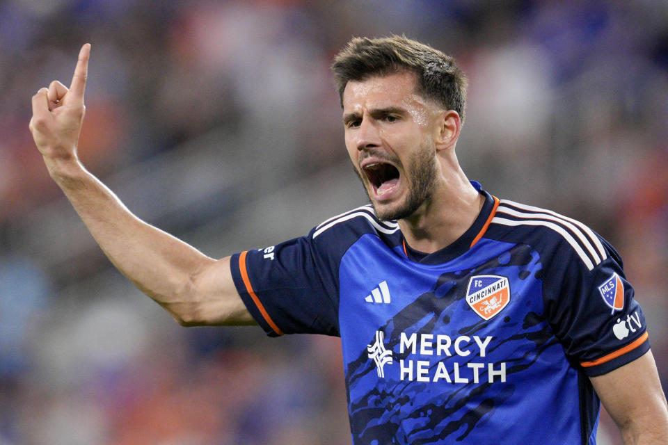 FC Cincinnati defender Matt Miazga communicates with fellow defenders during the second half of an MLS soccer match against CF Montreal Wednesday, May 17, 2023, in Cincinnati. (AP Photo/Jeff Dean)