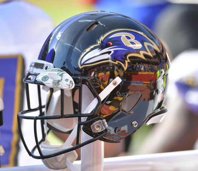 Ranking all 32 NFL helmets from worst to first