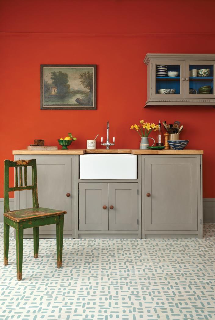 Stencil or tile? If you can’t tell, we won’t either. Courtesy of Annie Sloan, seen in The Colourist Issue 9.