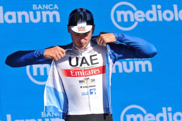 <span class="article__caption">Brandon McNulty was wrongly awarded the climber’s jersey after the time trial.</span> (Photo: Lorenzo Di Cola/NurPhoto via Getty Images)