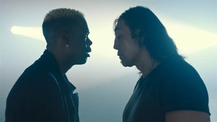 Javier Bardem y Chris Rock en el corto 'Loox at Me'