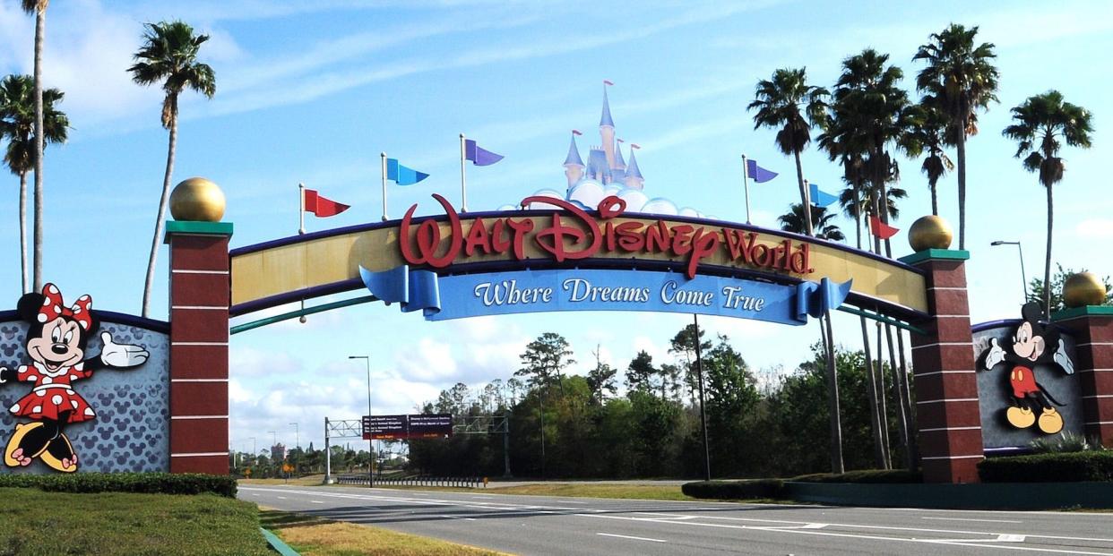 walt disney world entrance