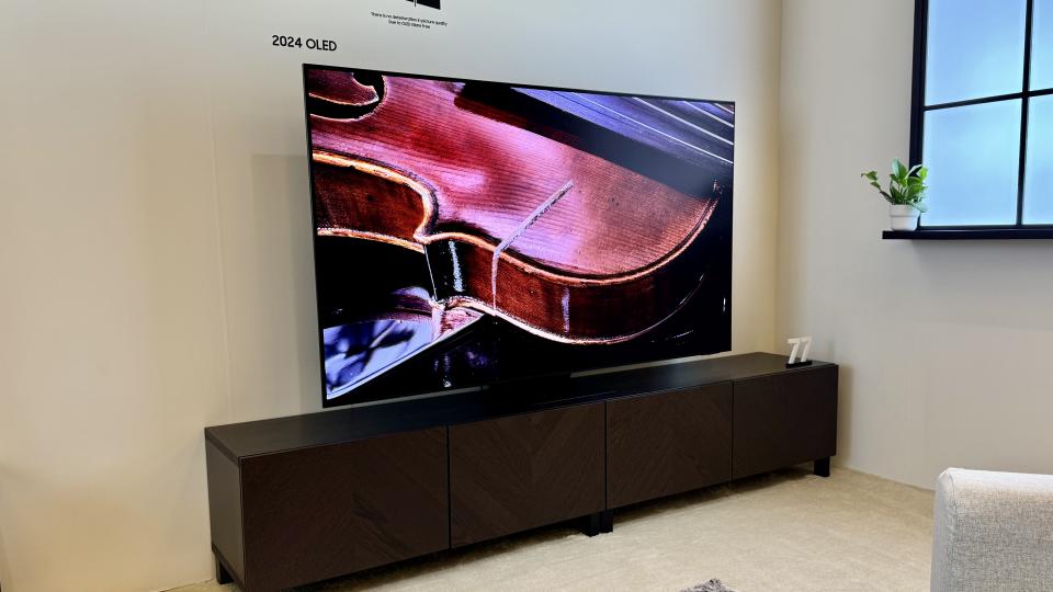 Samsung S95D OLED TV