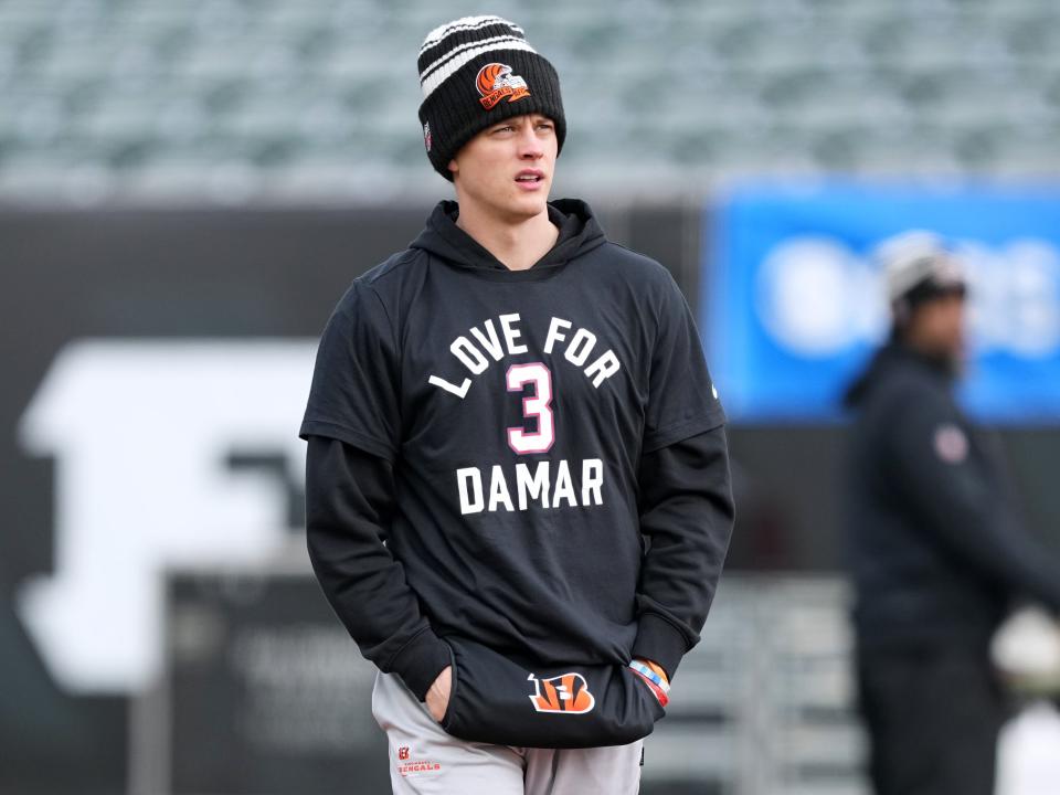 Cincinnati Bengals quarterback Joe Burrow wears "Love For Damar" shirt before Sunday game.