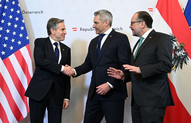 US Secretary of State Antony Blinken (L) meets with Austrian Chancellor Karl Nehammer (C) and Austrian Foreign Minister Alexander Schallenberg at the Federal Chancellery. Helmut Fohringer/APA-POOL/dpa