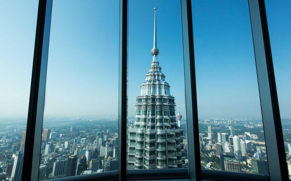 Petronas Towers: Kuala Lumpur, Malaysia